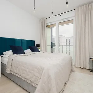 Stylish With Parking By Renters Warszawa